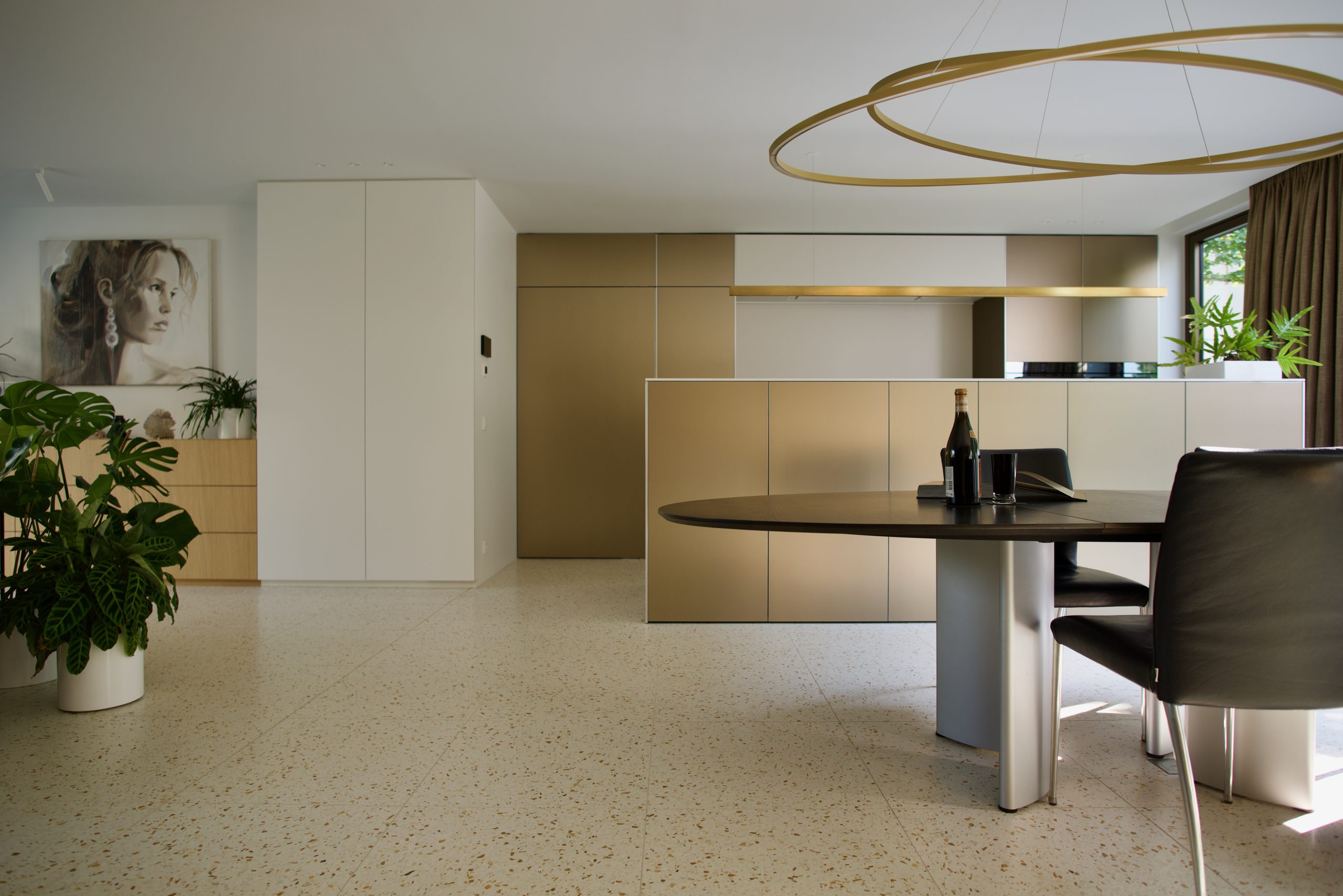 bulthaup-b-mechelen-projekt-realisaties-b3-gelb-bsolitaire-tisch