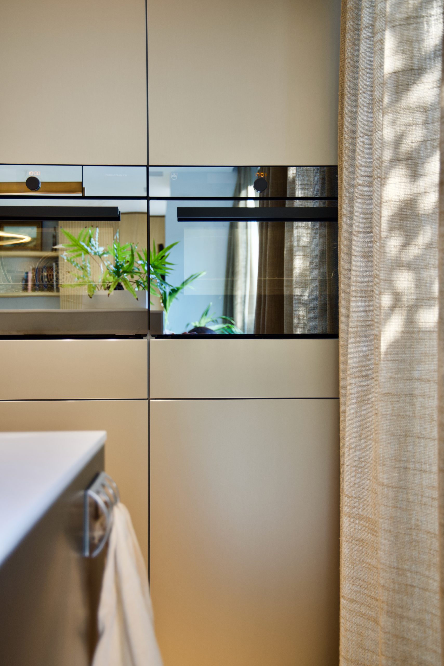 bulthaup-b-mechelen-projekt-villa-vg-b3-kuechenschrank-gelb