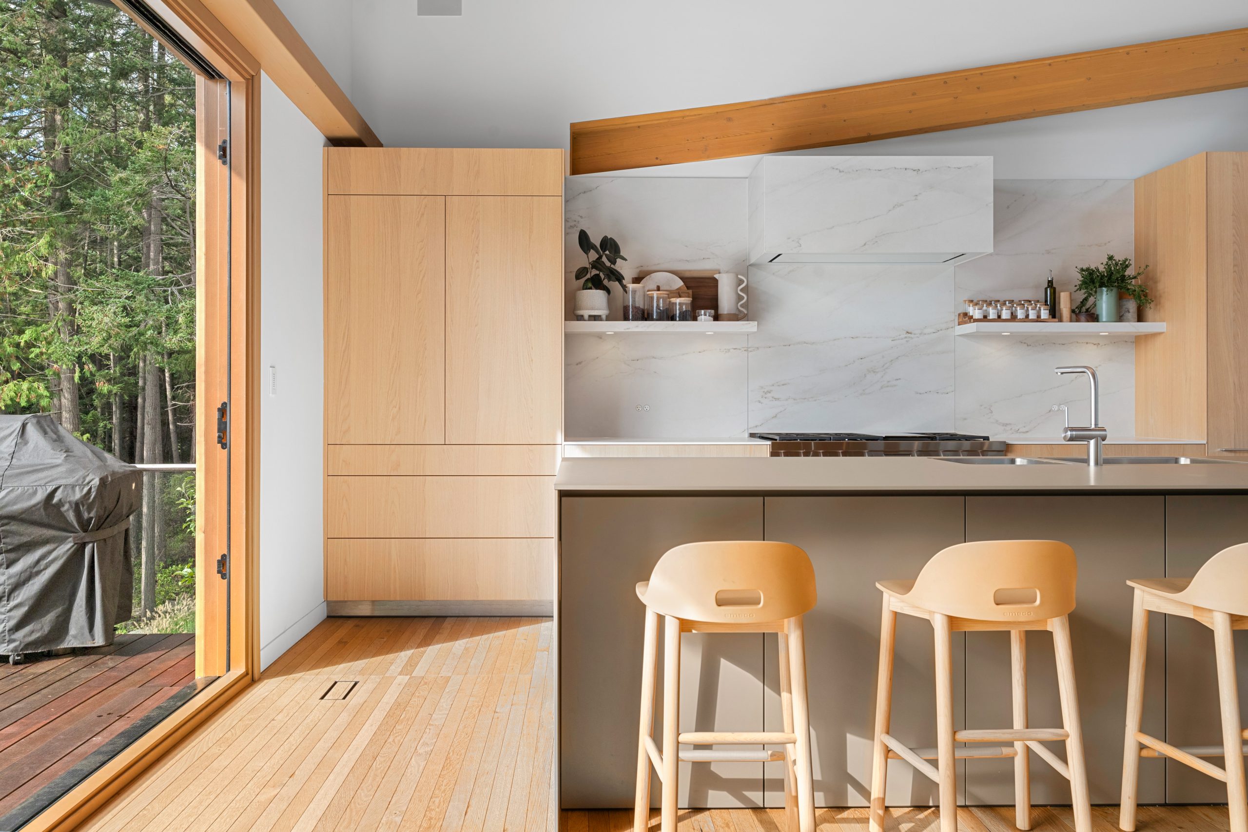 bulthaup-b3-kitchen-wooden-oak-marble-chairs-block