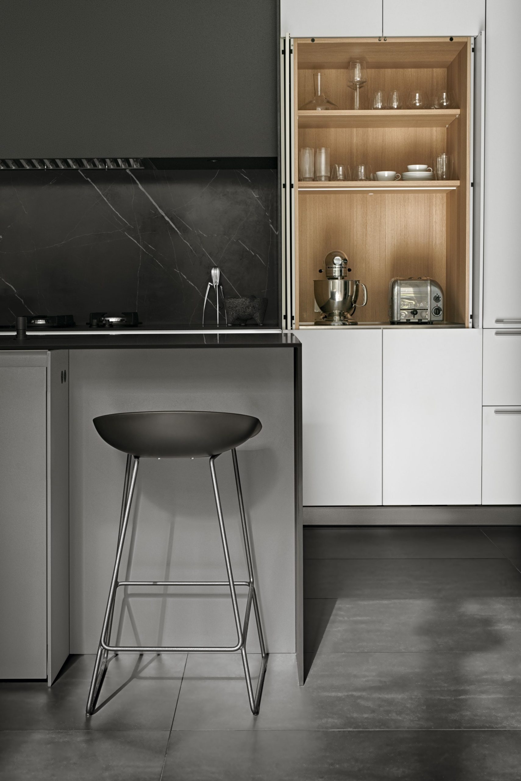 bulthaup-vancouver-kanada-projekt-gsr-b3-schwarz-kuechenschrank-white