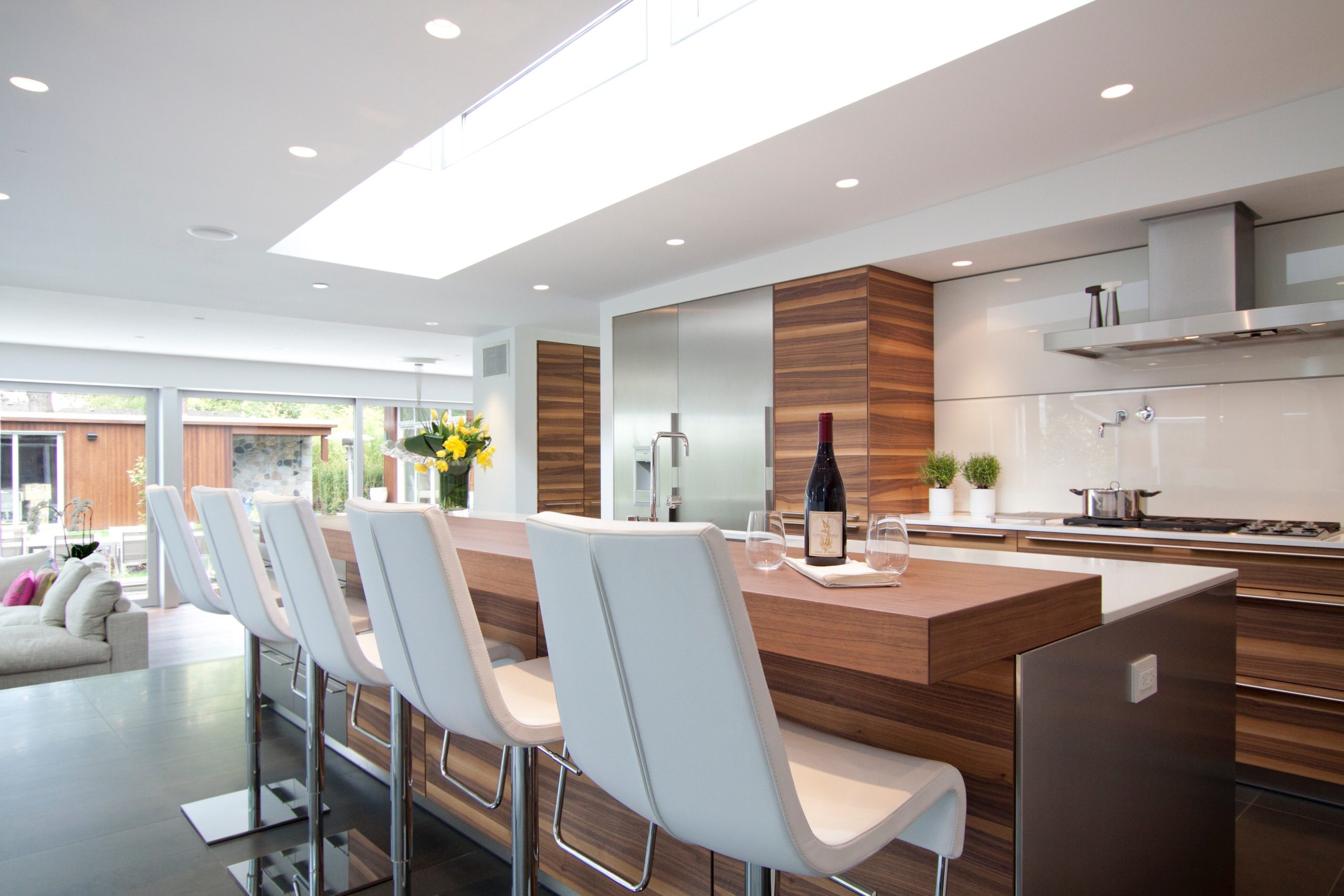 bulthaup-vancouver-kanada-projekt-southland-massivholzplatt-nussbaum