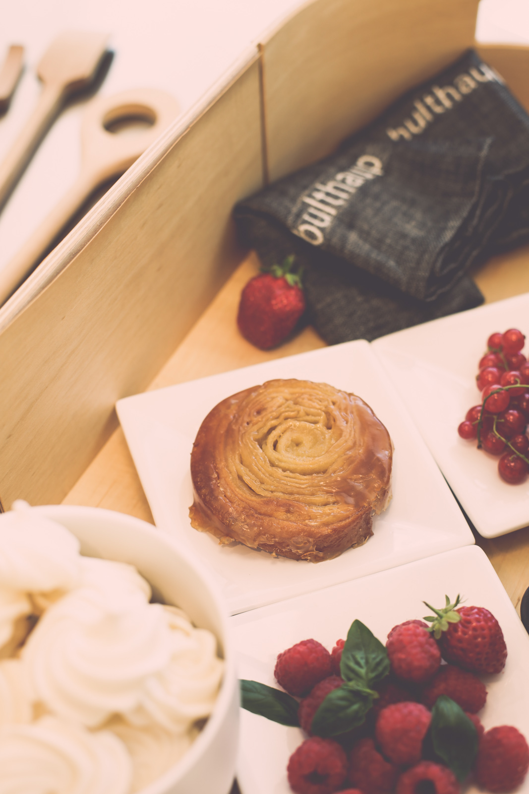 bulthaup-paris-bastille-event-schnecke-erdbeeren-suesses